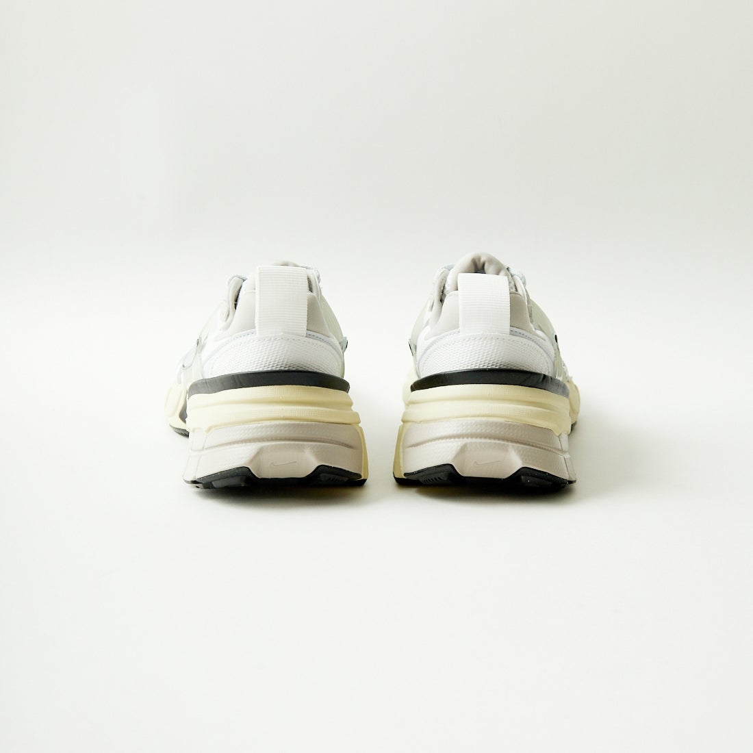 NIKE [ナイキ] ウィメンズ V2K ラン [FD0736] 100 ｻﾐｯﾄﾎﾜ