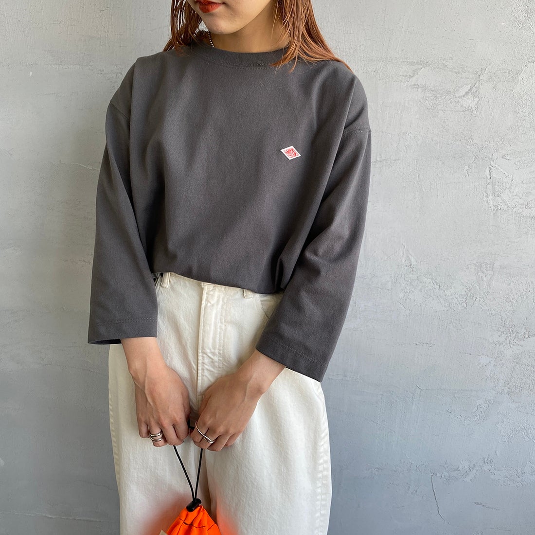 DANTON [ダントン] ソリッド クルーネックプルオーバー [DT-C0131TCB] COAL GREY &&モデル身長：156cm 着用サイズ：S&&