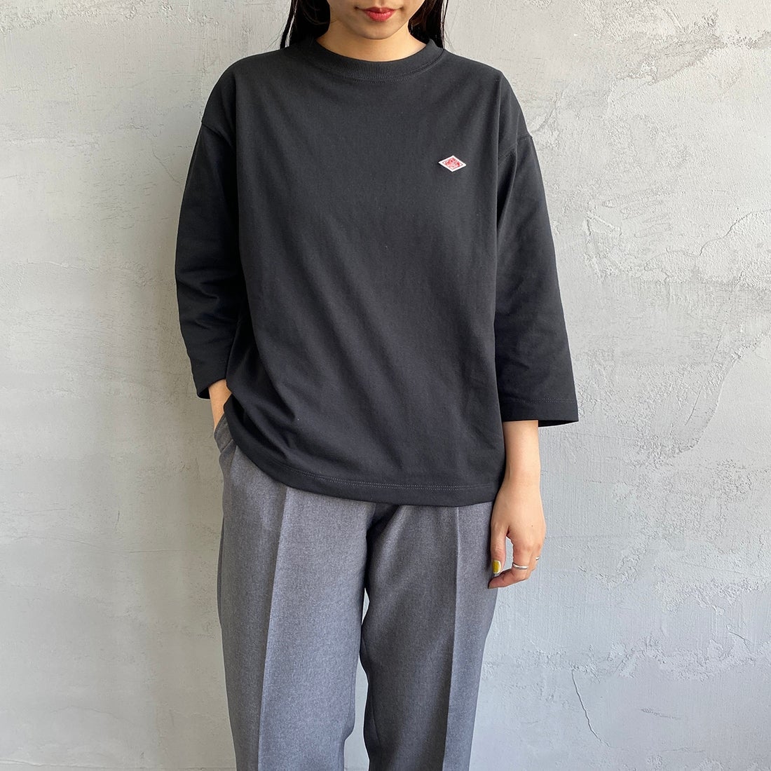 DANTON [ダントン] ソリッド クルーネックプルオーバー [DT-C0131TCB] BLACK &&モデル身長：156cm 着用サイズ：S&&