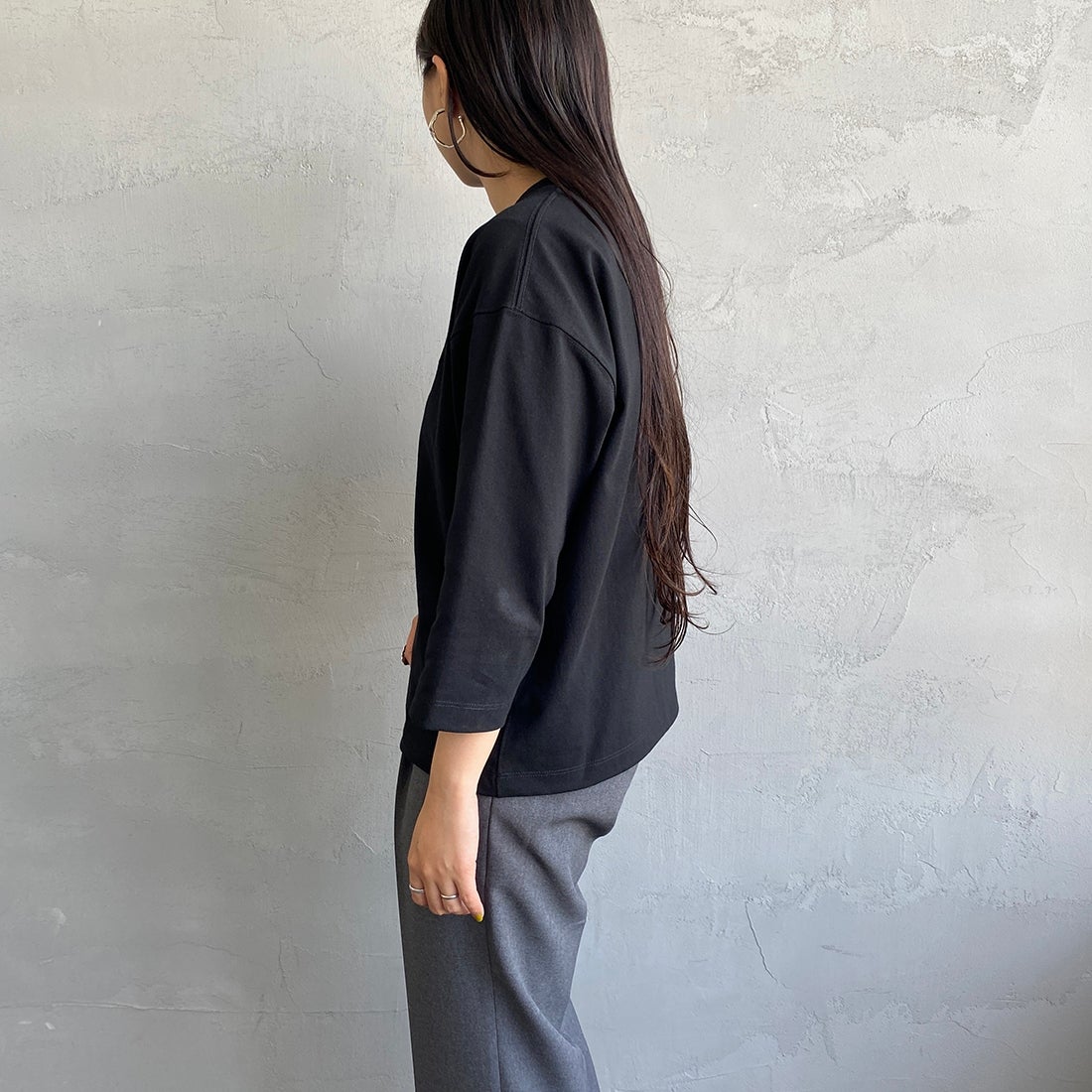 DANTON [ダントン] ソリッド クルーネックプルオーバー [DT-C0131TCB] BLACK &&モデル身長：156cm 着用サイズ：S&&