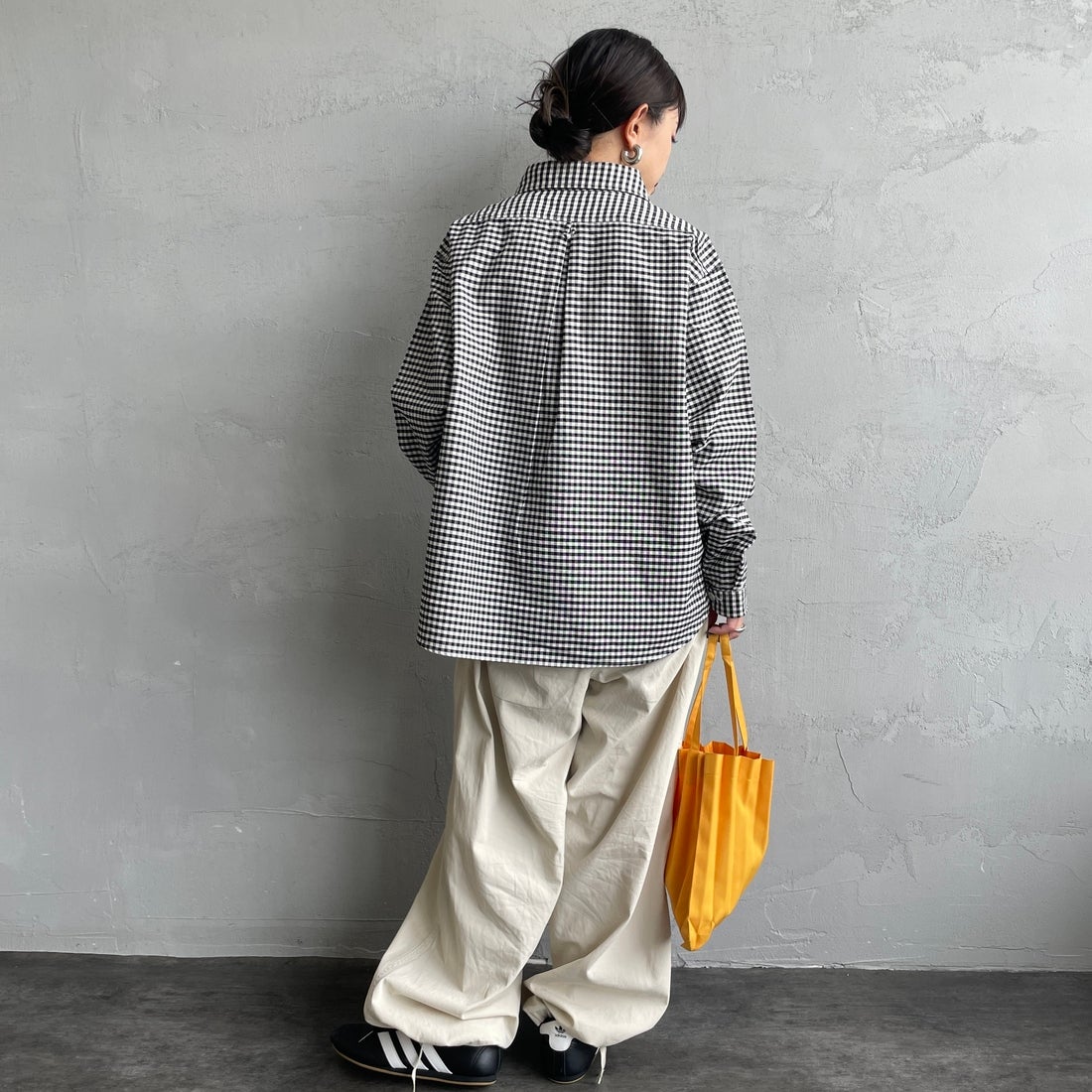 DANTON [ダントン] ラウンドカラー オックスフォードシャツ [DT-B0281OXP] BLK/ECR GN &&モデル身長：150cm 着用サイズ：36&&