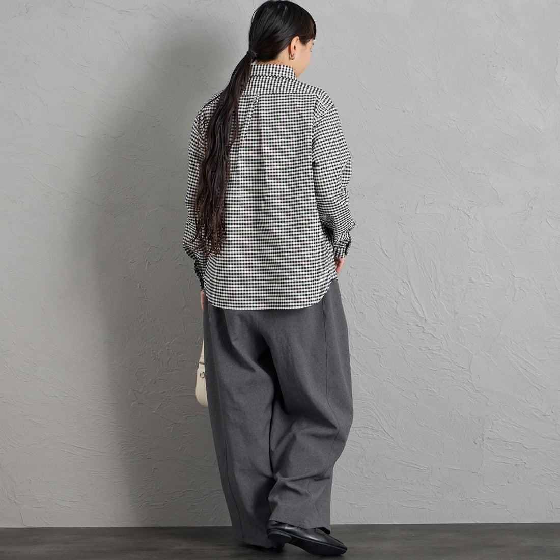 DANTON [ダントン] ラウンドカラー オックスフォードシャツ [DT-B0281OXP] BLK/ECR GN &&モデル身長：156cm 着用サイズ：36&&