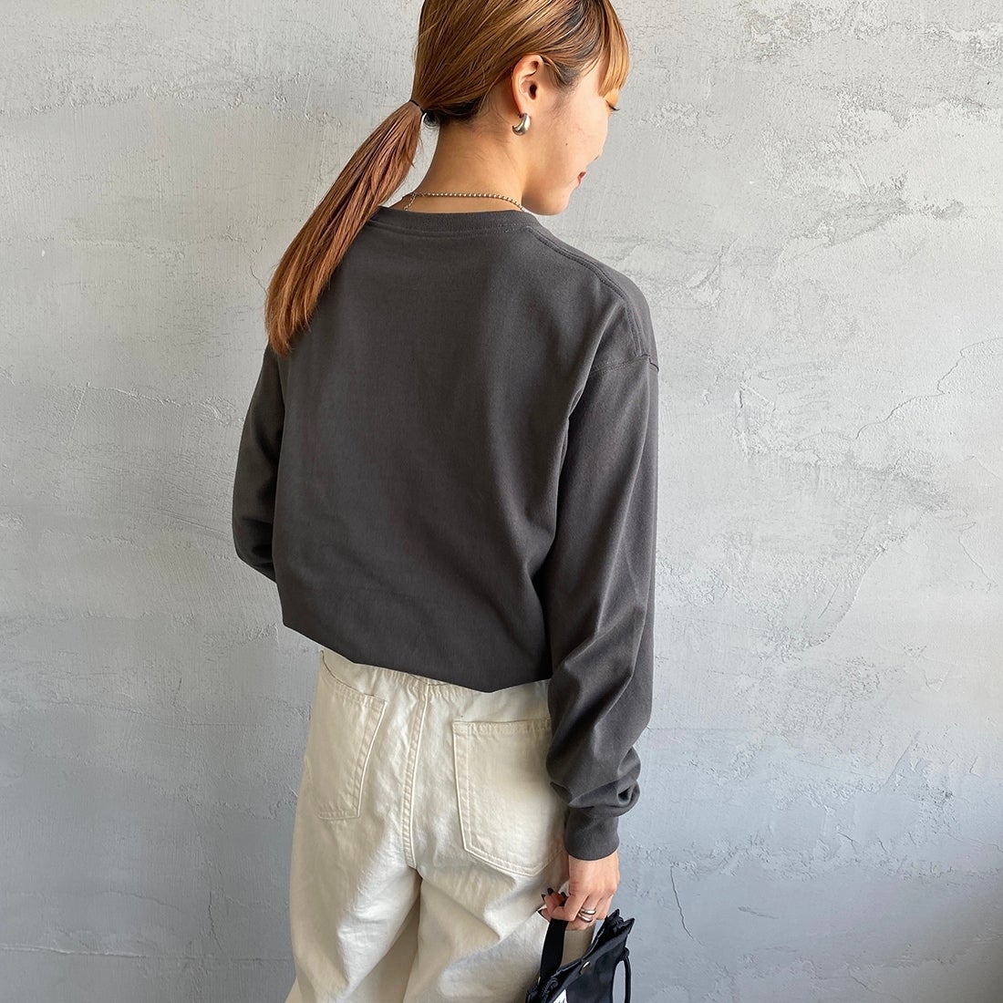 DANTON [ダントン] ソリッド ロングスリーブTシャツ [DT-C0269TCB] COAL GREY&&モデル身長：156cm 着用サイズ：XS&&