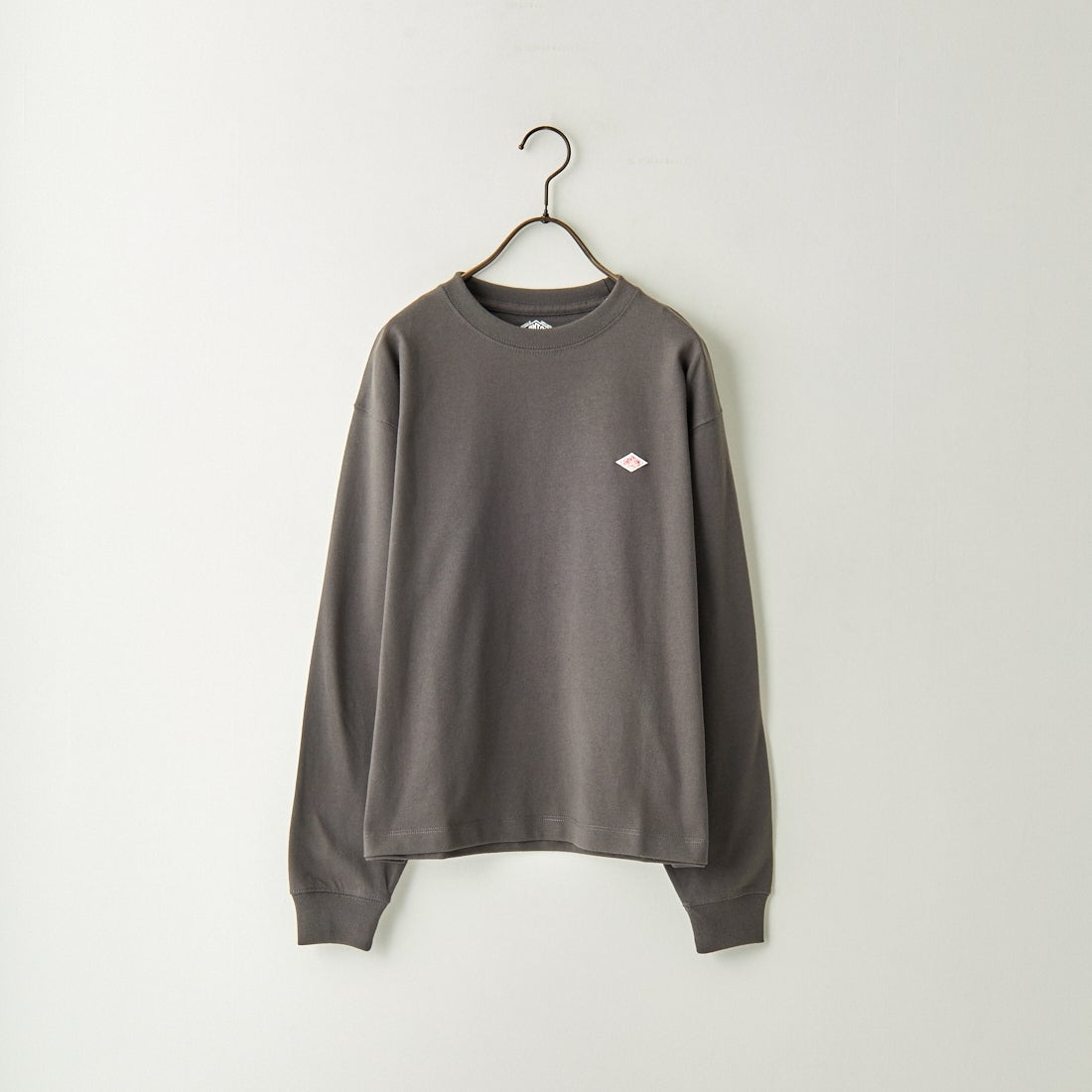 DANTON [ダントン] ソリッド ロングスリーブTシャツ [DT-C0269TCB] H.IVORY &&モデル身長：158cm 着用サイズ：S&&
