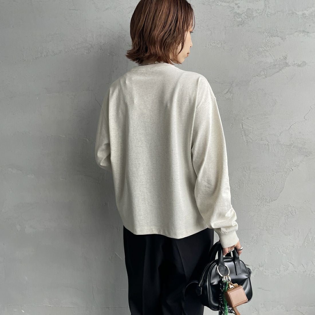 DANTON [ダントン] ソリッド ロングスリーブTシャツ [DT-C0269TCB] H.IVORY &&モデル身長：158cm 着用サイズ：S&&