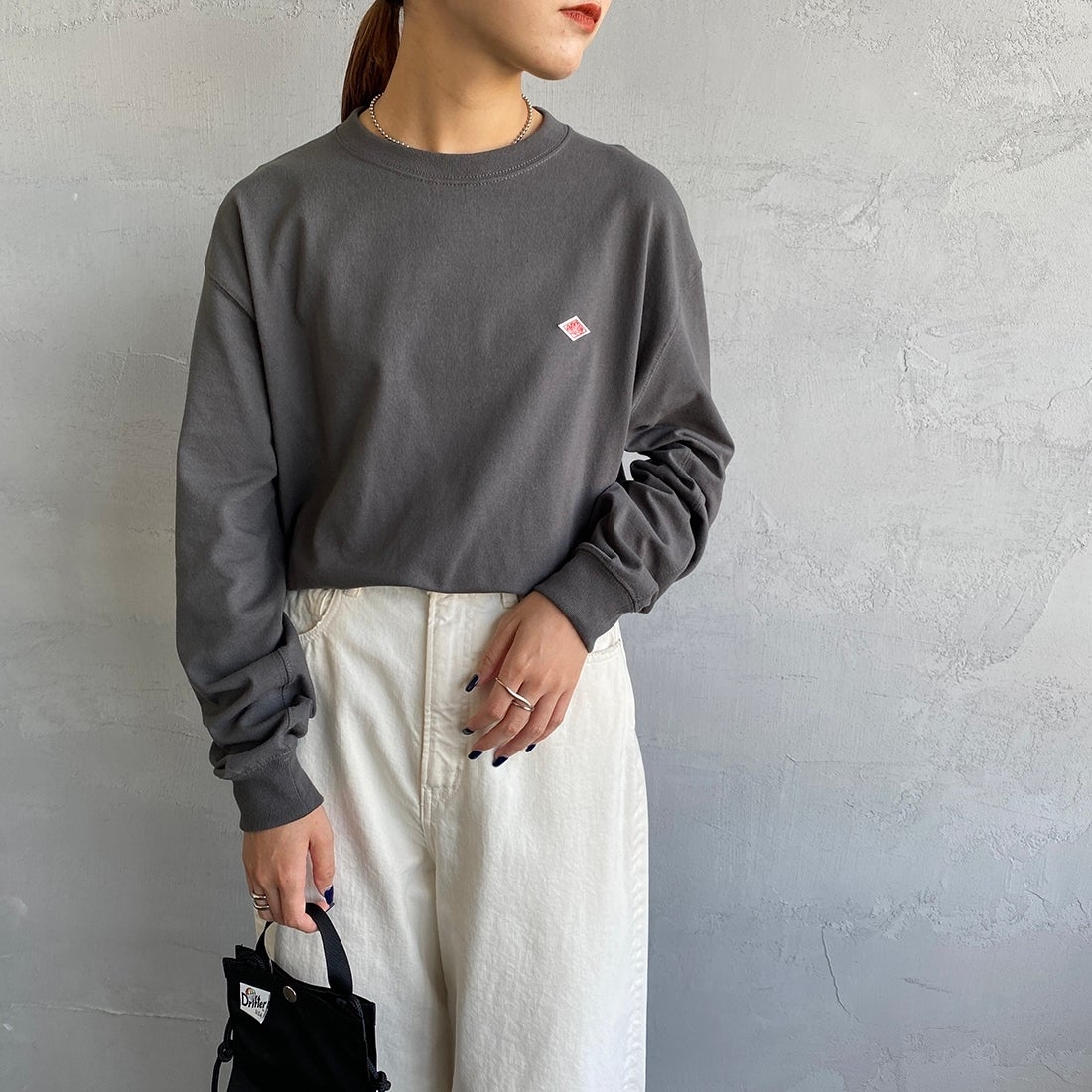 DANTON [ダントン] ソリッド ロングスリーブTシャツ [DT-C0269TCB] COAL GREY&&モデル身長：156cm 着用サイズ：XS&&
