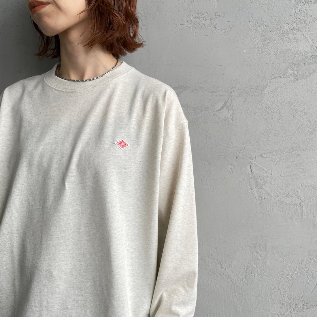 DANTON [ダントン] ソリッド ロングスリーブTシャツ [DT-C0269TCB] H.IVORY &&モデル身長：158cm 着用サイズ：S&&