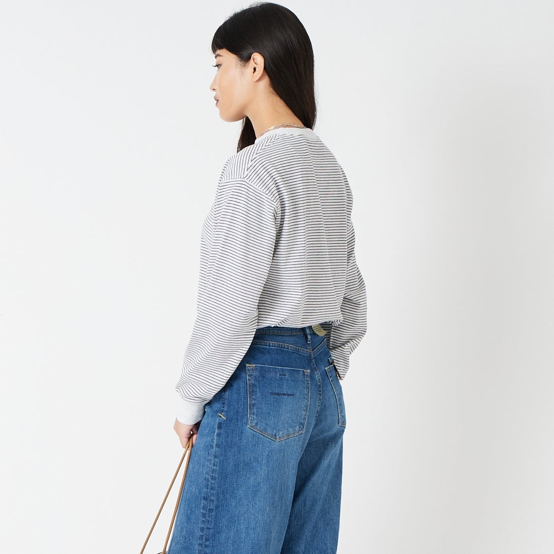 DANTON [ダントン] ボーダー ロングスリーブTシャツ [DT-C0269TCB] H.WH/CHARC &&モデル身長：162cm 着用サイズ：XS&&トン] ボーダー ロングスリーブTシャツ [DT-C0269TCB] H.WH/CHARC