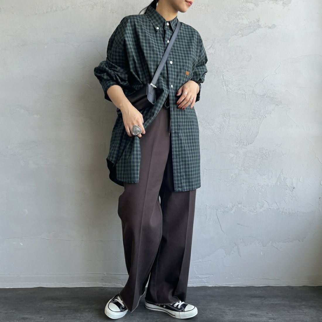 Dickies [ディッキーズ] 別注 ヴィンテージワークパンツ [243M40IN01-JF] DB DARK BR &&モデル身長：156cm 着用サイズ：S&&