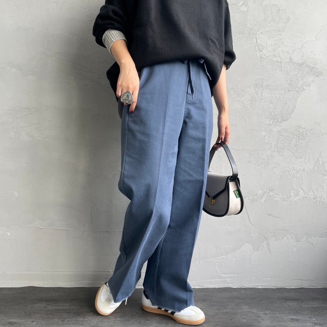 Dickies [ディッキーズ] 別注 ヴィンテージワークパンツ [243M40IN01-JF] AF BLUE &&モデル身長：156cm 着用サイズ：S&&