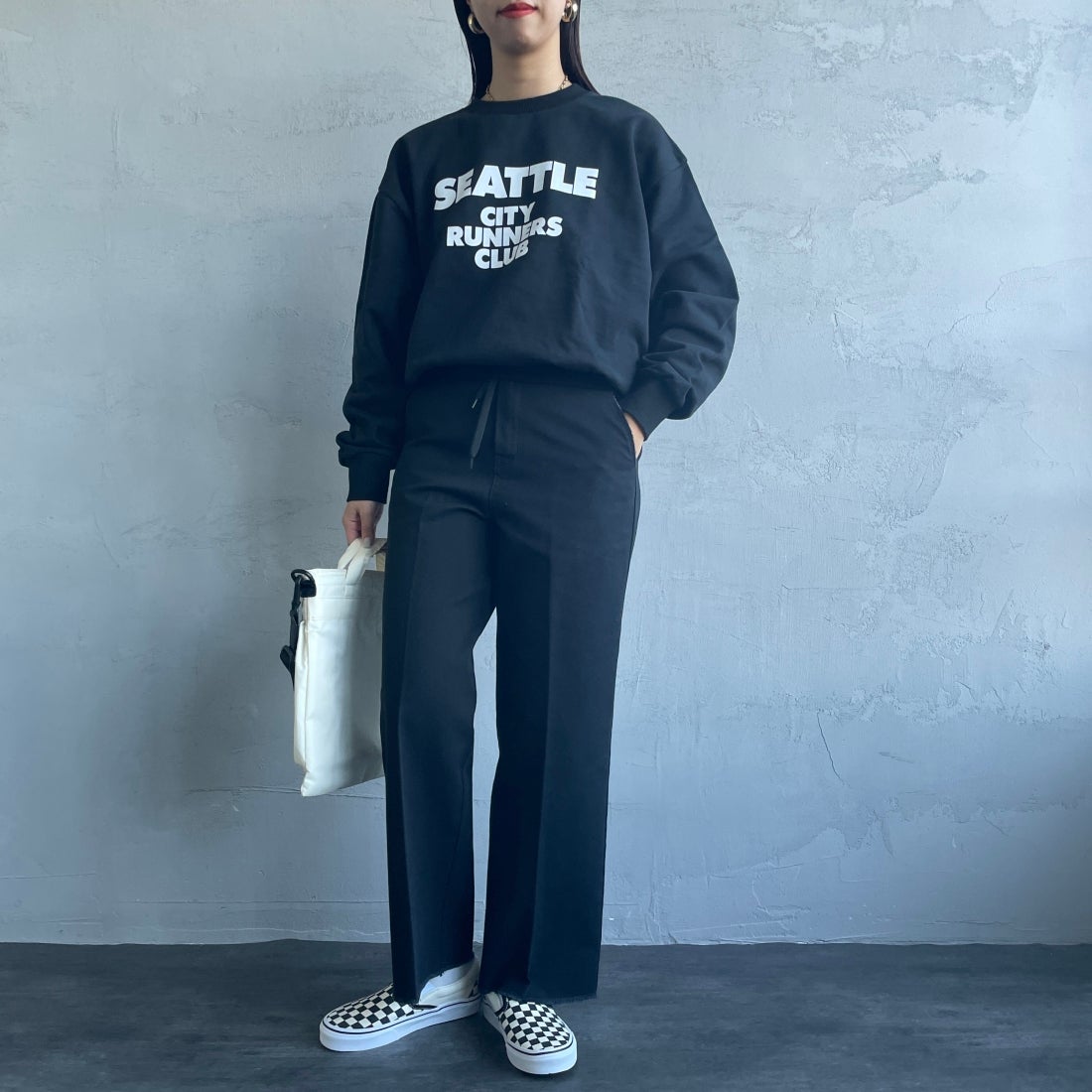 Dickies [ディッキーズ] 別注 ヴィンテージワークパンツ [243M40IN01-JF] BK BLACK &&モデル身長：163cm 着用サイズ：S&&