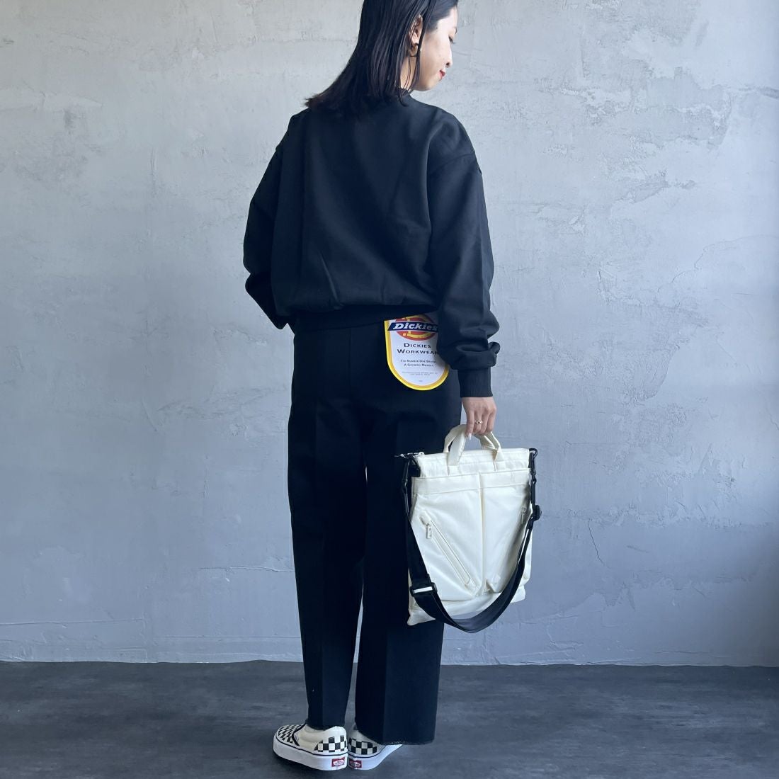 Dickies [ディッキーズ] 別注 ヴィンテージワークパンツ [243M40IN01-JF] BK BLACK &&モデル身長：163cm 着用サイズ：S&&