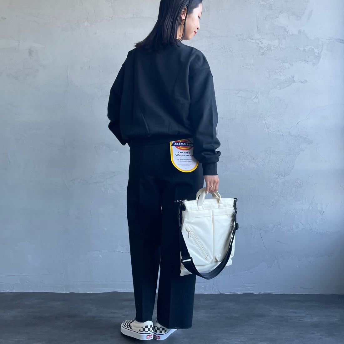 Dickies [ディッキーズ] 別注 ヴィンテージワークパンツ [243M40IN01-JF] BK BLACK &&モデル身長：163cm 着用サイズ：S&&