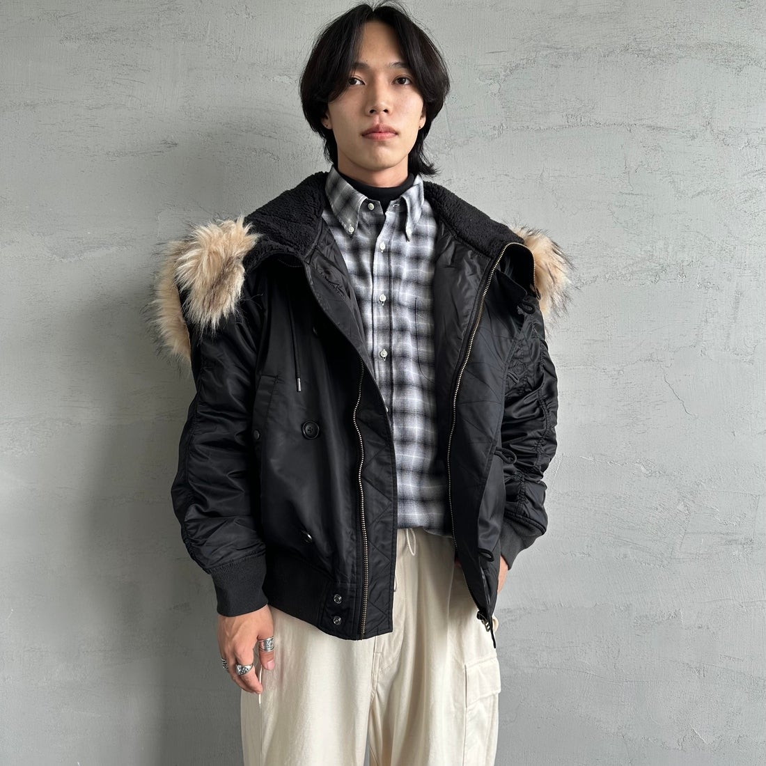 BLACK&&モデル身長：179cm 着用サイズ：L&&