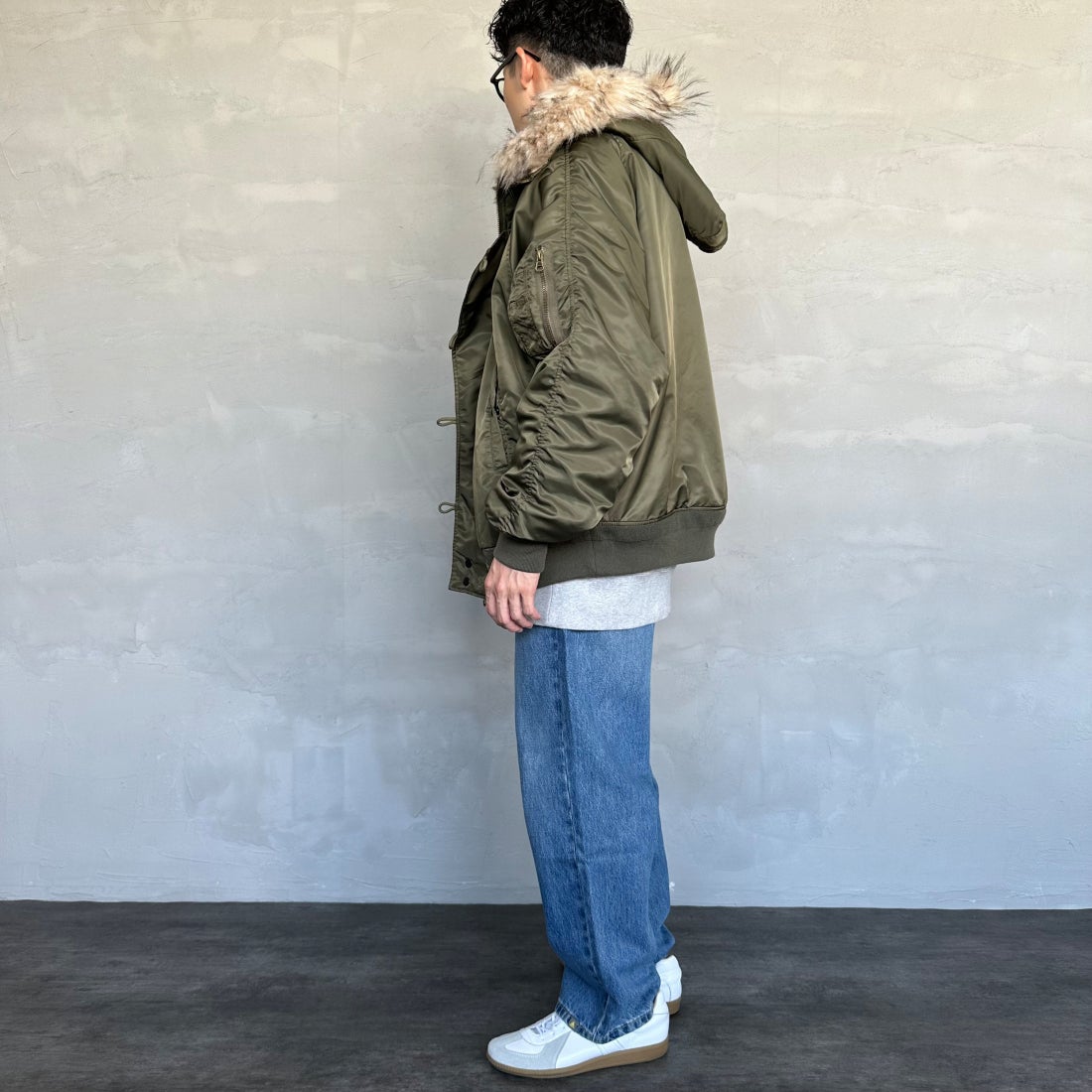 MILITARY [ミリタリー] 別注 N-2B オーバーサイズフライトジャケット [T-24789002-JF] KHAKI &&モデル身長：168cm 着用サイズ：L&&