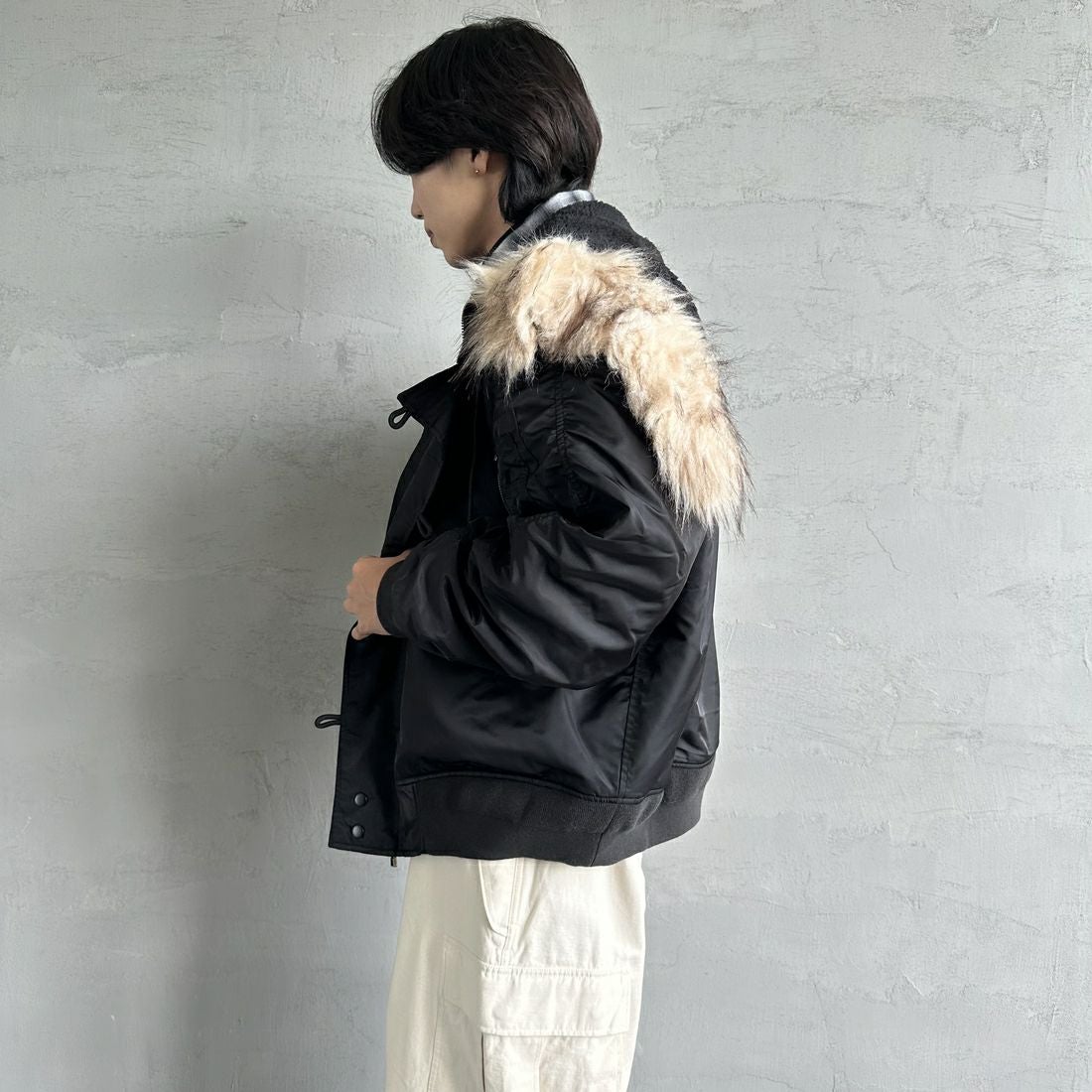 MILITARY [ミリタリー] 別注 N-2B オーバーサイズフライトジャケット [T-24789002-JF] BLACK &&モデル身長：179cm 着用サイズ：L&&