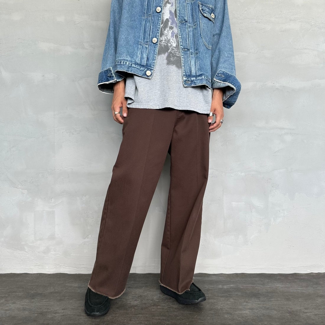 Dickies [ディッキーズ] 別注 ヴィンテージワークパンツ [243M40IN01-JF] DB DARK BR &&モデル身長：179cm 着用サイズ：XL&&
