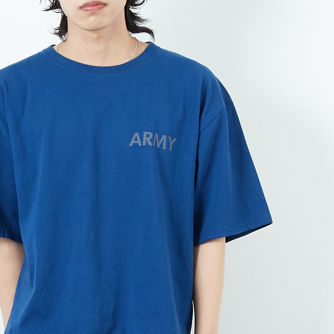 THRIFTY LOOK [スリフティールック] 別注 アーミープリントTシャツ [OE1401-JF] DBL &&モデル身長：179cm 着用サイズ：M&&