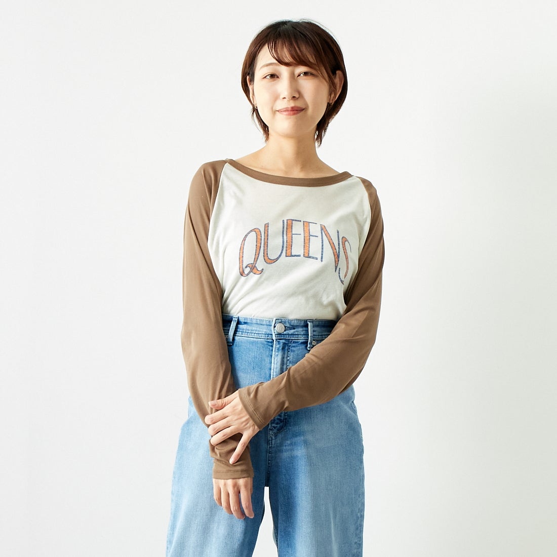 St.Johns 3rd club [セントジョンズサードクラブ] QUEENS シアーTシャツ [SJ24-13] OFF/TAUPE &&モデル身長：167cm 着用サイズ：F&&