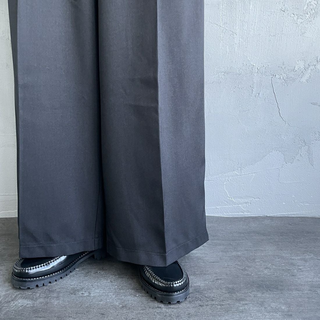 By/m [バイエム] センタープレスタックワイドパンツ [B24132055] 09 BLACK