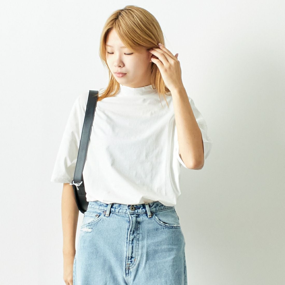 ESTROISLOSE [エストゥロワルーズ] プレミアム天竺 ハイネック 半袖Tシャツ [EC23201] 02 OFF &&モデル身長：167cm 着用サイズ：F&&