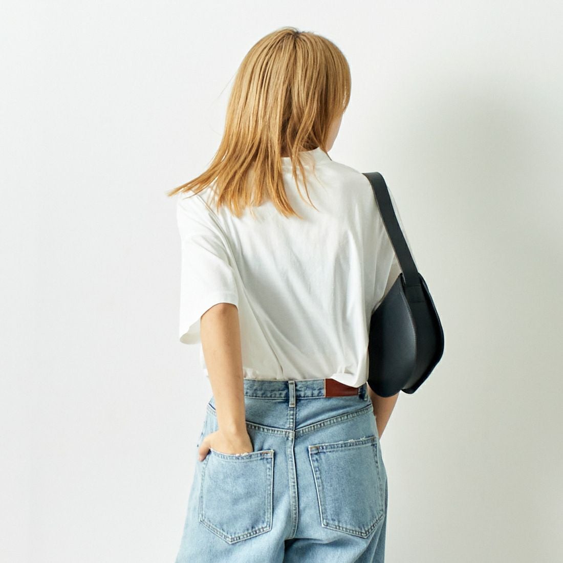 ESTROISLOSE [エストゥロワルーズ] プレミアム天竺 ハイネック 半袖Tシャツ [EC23201] 02 OFF &&モデル身長：167cm 着用サイズ：F&&