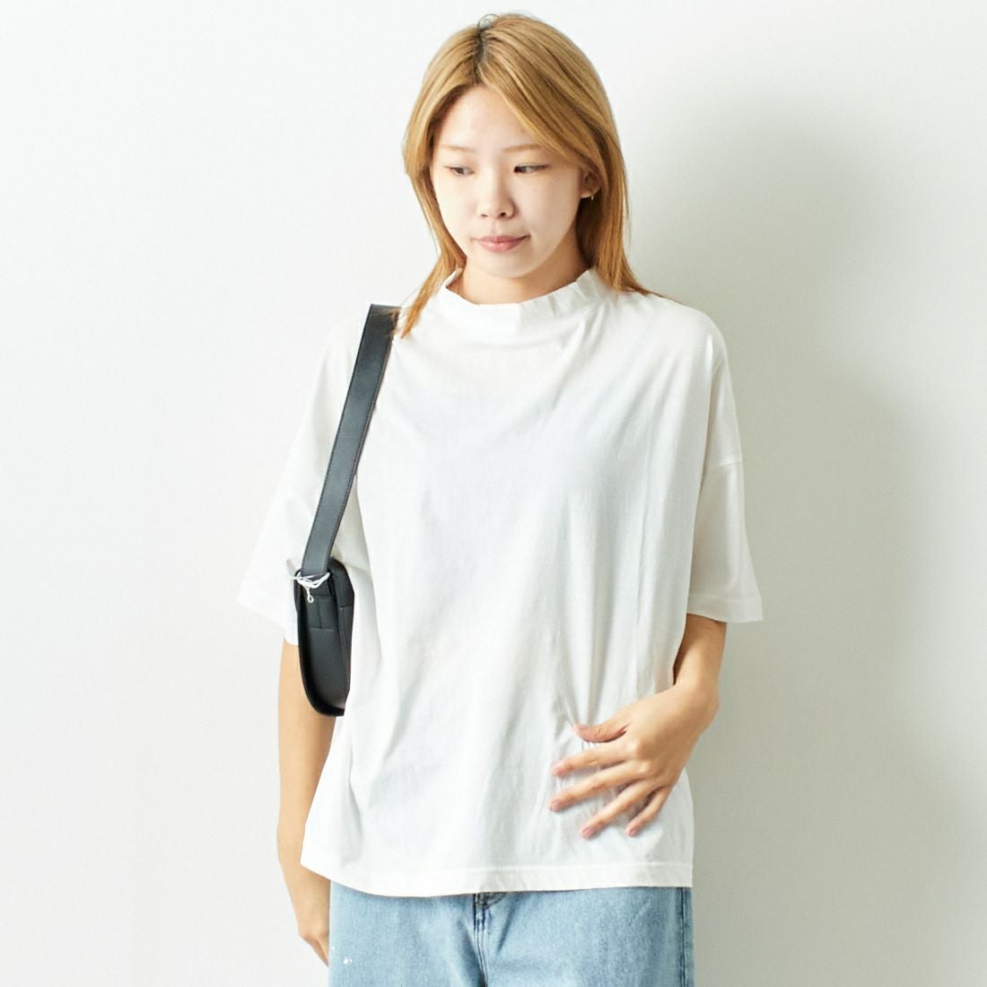 ESTROISLOSE [エストゥロワルーズ] プレミアム天竺 ハイネック 半袖Tシャツ [EC23201] 02 OFF &&モデル身長：167cm 着用サイズ：F&&