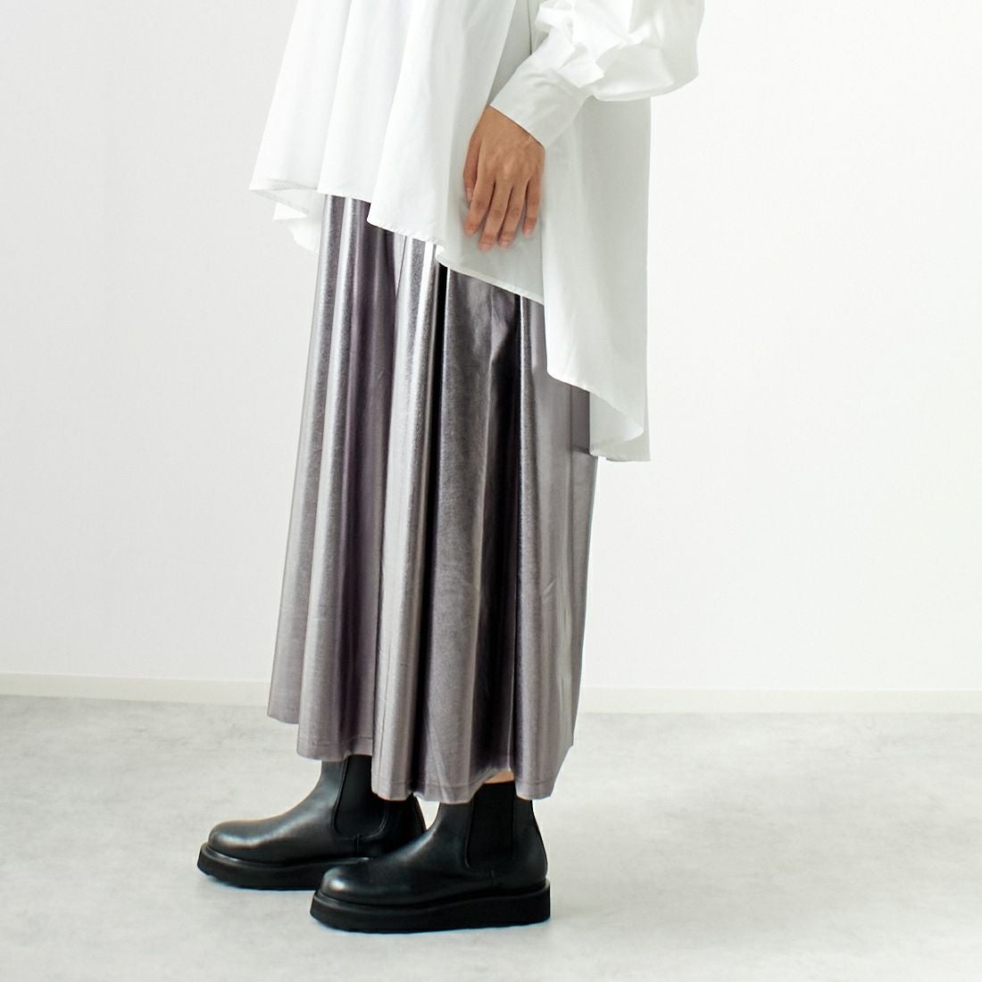 Jf Ready Made [ジェイエフレディメイド] メタリックフレアスカート [963-47841] 08 ｽﾁｰﾙ &&モデル身長：167cm 着用サイズ：F&&