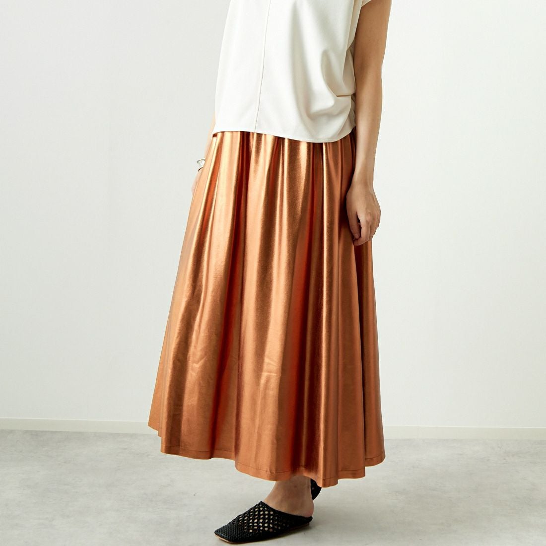 Jf Ready Made [ジェイエフレディメイド] メタリックフレアスカート [963-47841] 44 ﾌﾞﾛﾝｽﾞ &&モデル身長：167cm 着用サイズ：F&&Jf Ready Made [ジェイエフレディメイド] メタリックフレアスカート [963-47841] 44 ﾌﾞﾛﾝｽﾞ &&モデル身長：167cm 着用サイズ：F&&