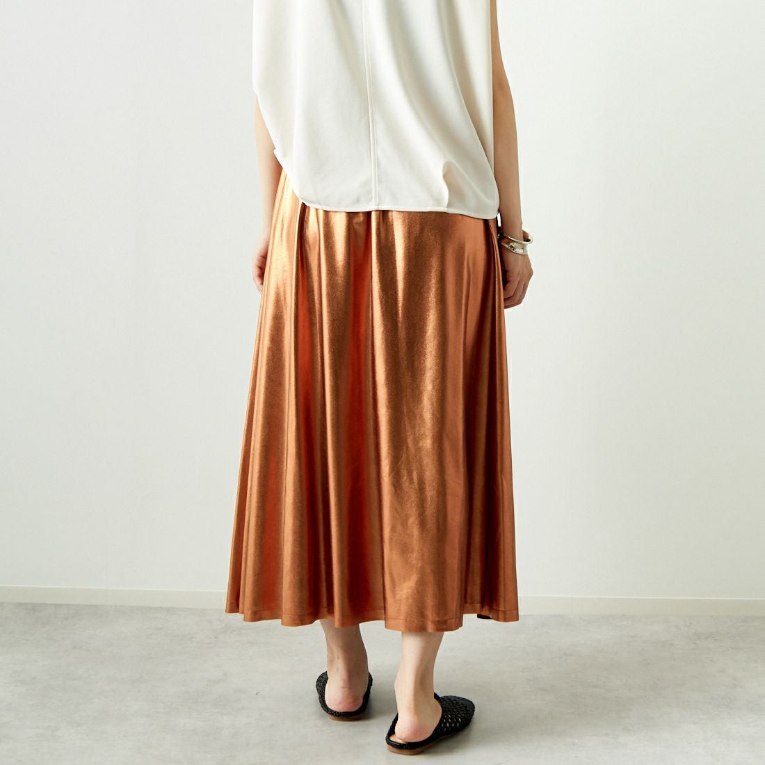 Jf Ready Made [ジェイエフレディメイド] メタリックフレアスカート [963-47841] 44 ﾌﾞﾛﾝｽﾞ &&モデル身長：167cm 着用サイズ：F&&