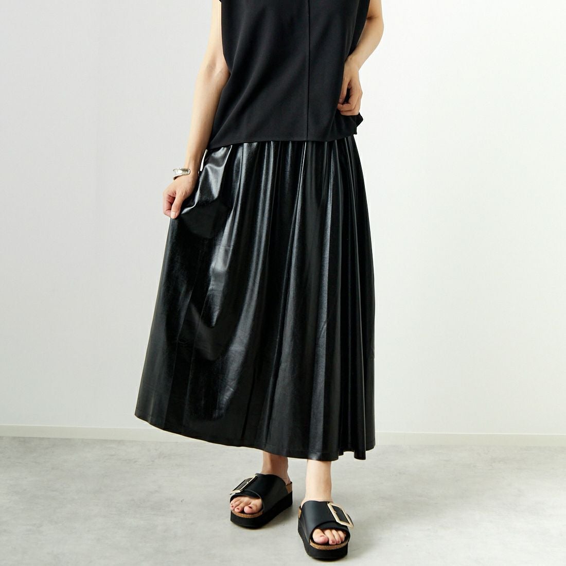 Jf Ready Made [ジェイエフレディメイド] メタリックフレアスカート [963-47841] 09 ﾌﾞﾗｯｸ &&モデル身長：167cm 着用サイズ：F&&