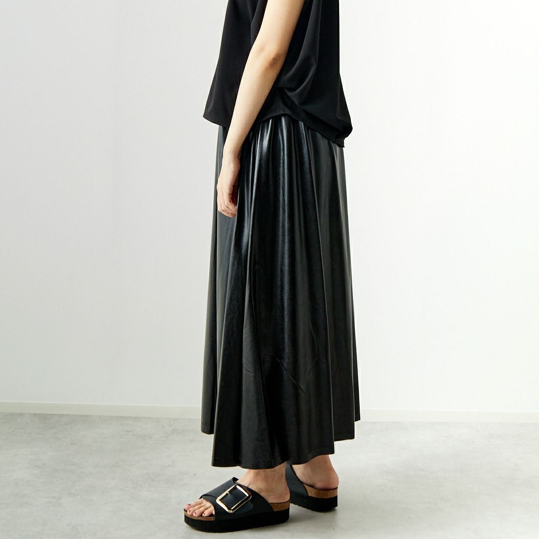 Jf Ready Made [ジェイエフレディメイド] メタリックフレアスカート [963-47841] 09 ﾌﾞﾗｯｸ &&モデル身長：167cm 着用サイズ：F&&