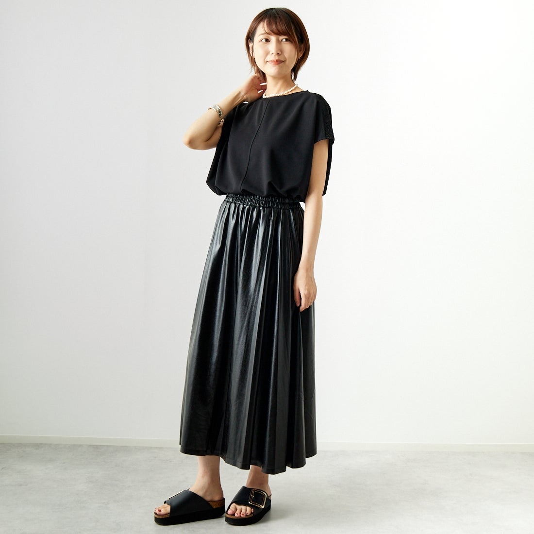 Jf Ready Made [ジェイエフレディメイド] メタリックフレアスカート [963-47841] 09 ﾌﾞﾗｯｸ &&モデル身長：167cm 着用サイズ：F&&