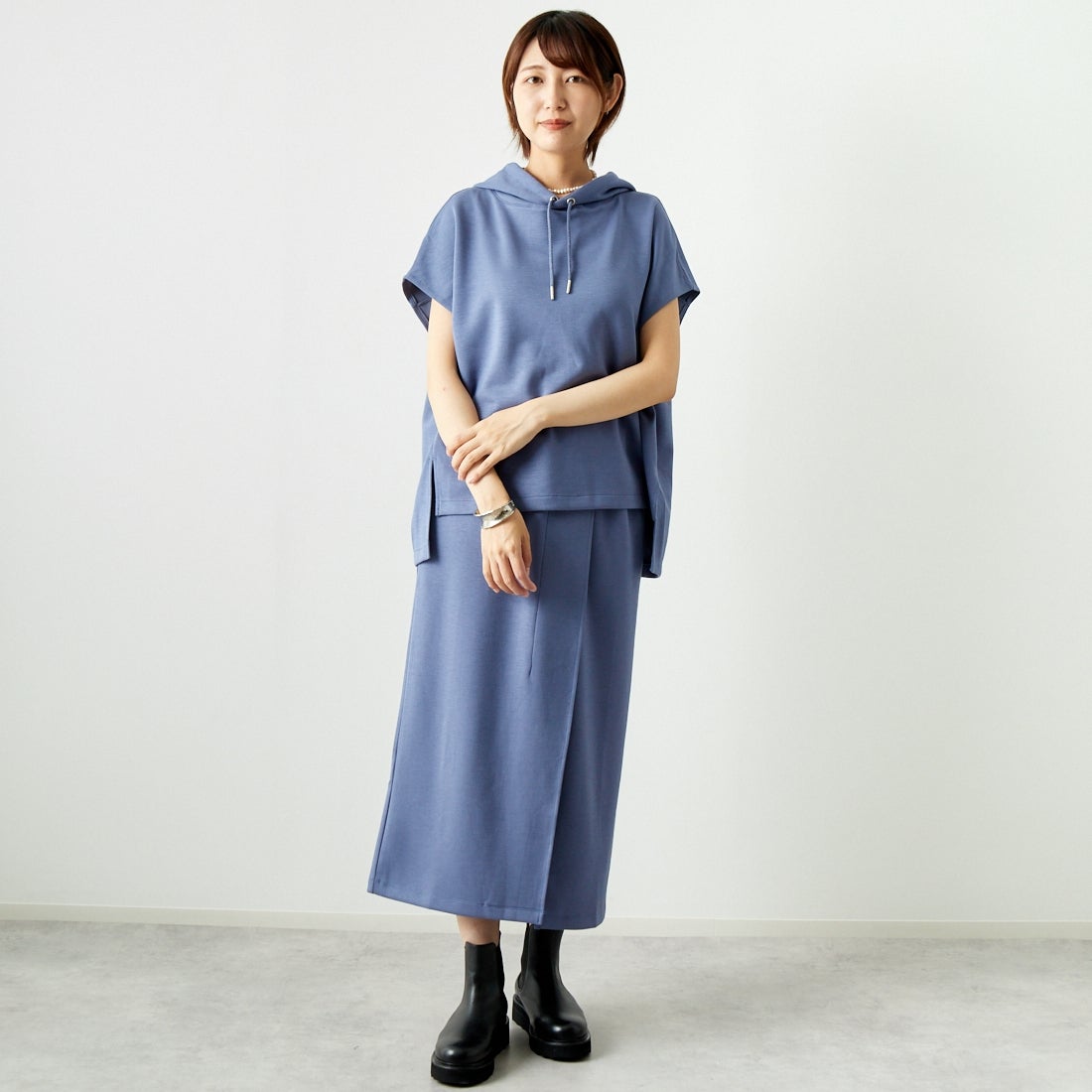 Maison de L'allure [メゾン ドゥ ラリュール] ダンボールフーディベスト [M24132054] 12 BLUE &&モデル身長：167cm 着用サイズ：F&&