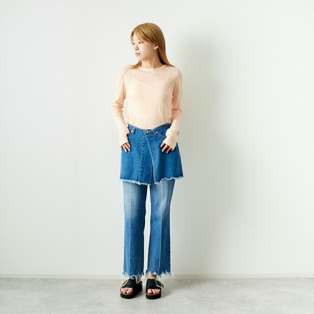 Jeans Factory Clothes [ジーンズファクトリークローズ] 2WAY デニムスカート [UDW242-2700] BLUE &&モデル身長：167cm 着用サイズ：F&&