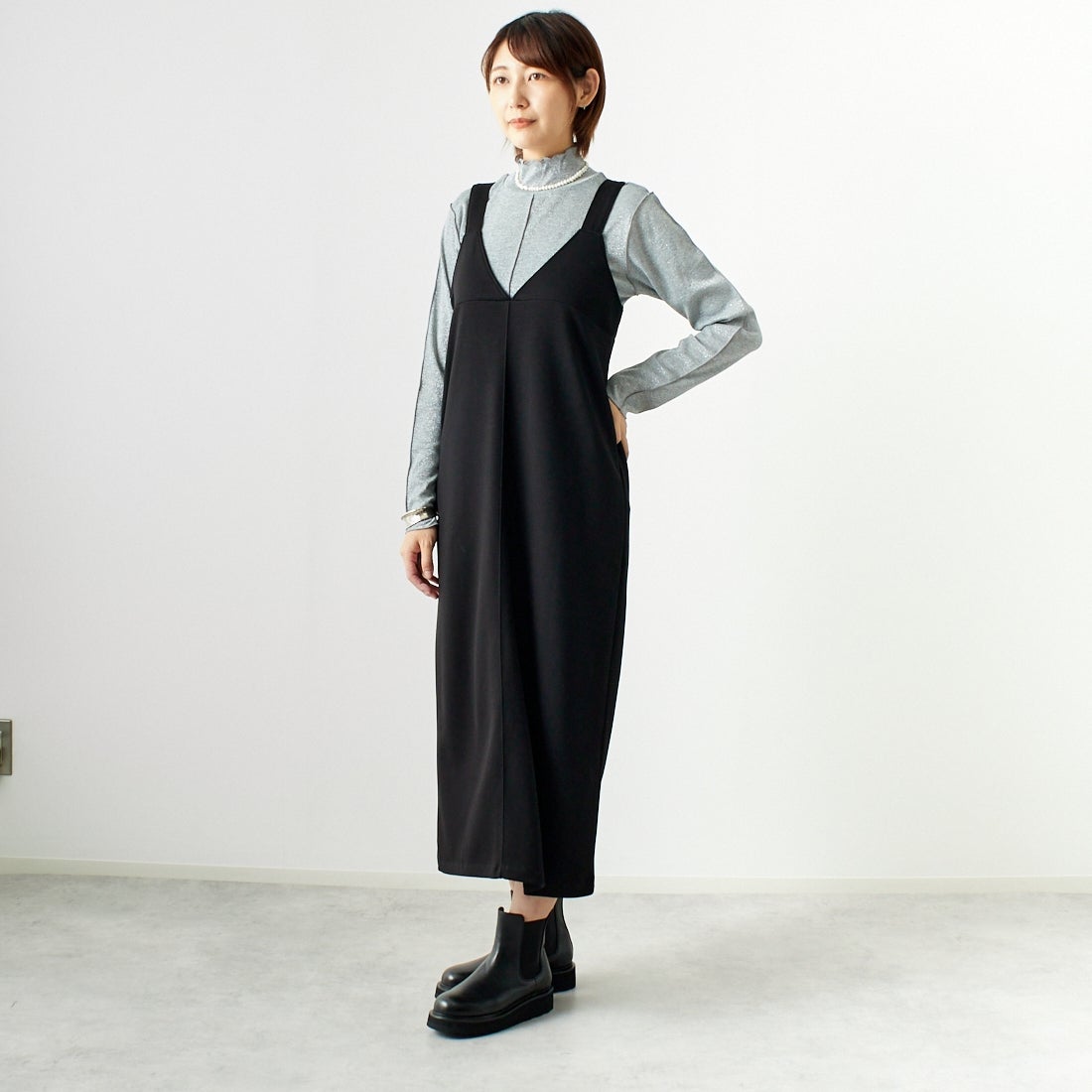 Maison de L'allure [メゾン ドゥ ラリュール] 2WAYタックスリットジャンスカ [M24132009] 09 BLACK &&モデル身長：167cm 着用サイズ：F&&