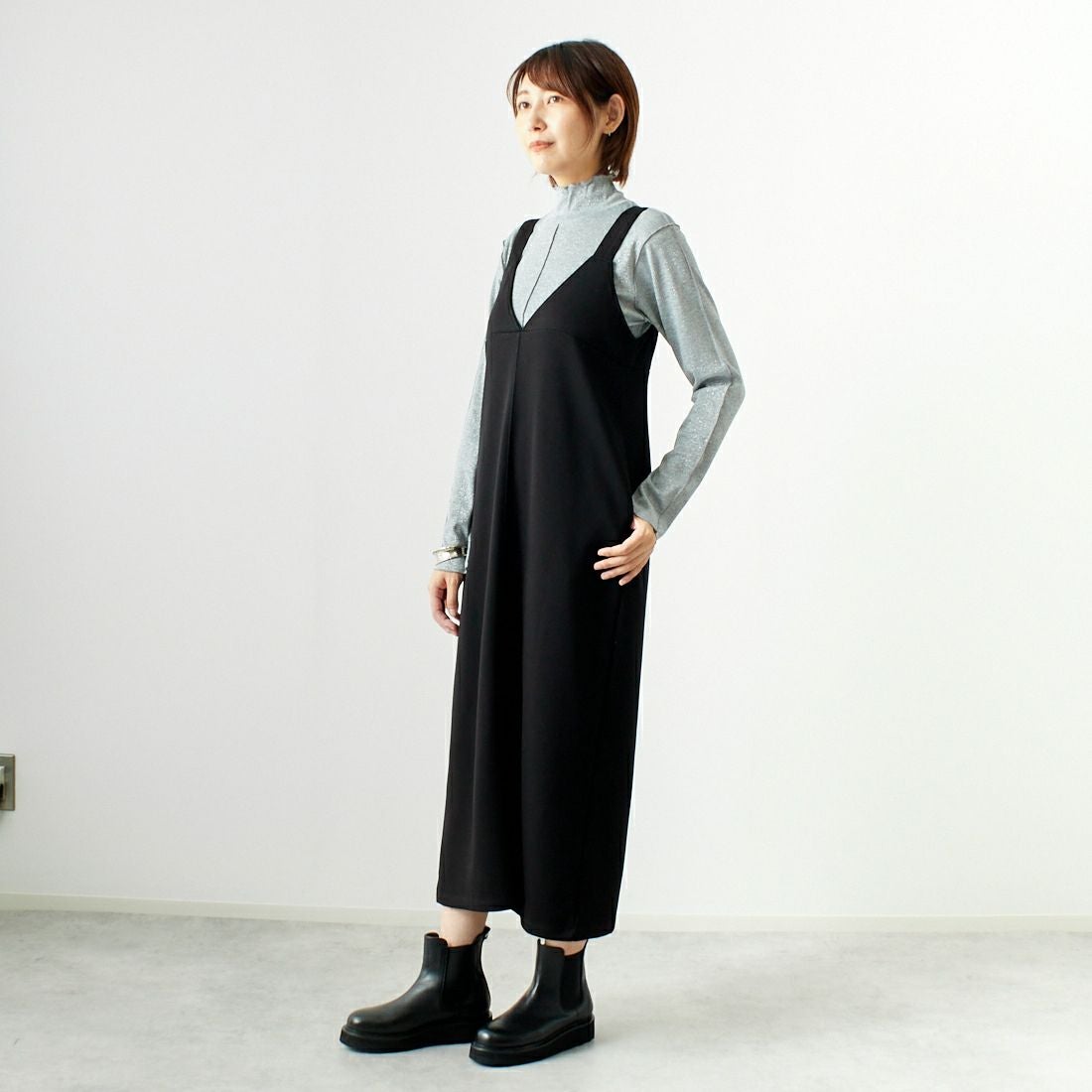 Maison de L'allure [メゾン ドゥ ラリュール] 2WAYタックスリットジャンスカ [M24132009] 09 BLACK &&モデル身長：167cm 着用サイズ：F&&