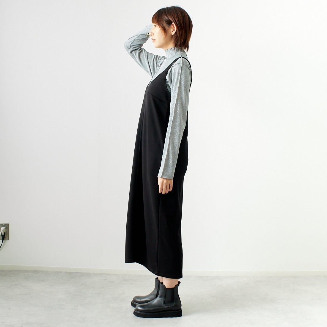 Maison de L'allure [メゾン ドゥ ラリュール] 2WAYタックスリットジャンスカ [M24132009] 09 BLACK &&モデル身長：167cm 着用サイズ：F&&