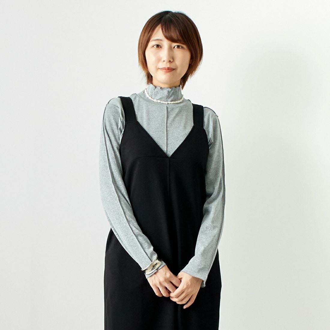 Maison de L'allure [メゾン ドゥ ラリュール] 2WAYタックスリットジャンスカ [M24132009] 09 BLACK &&モデル身長：167cm 着用サイズ：F&&