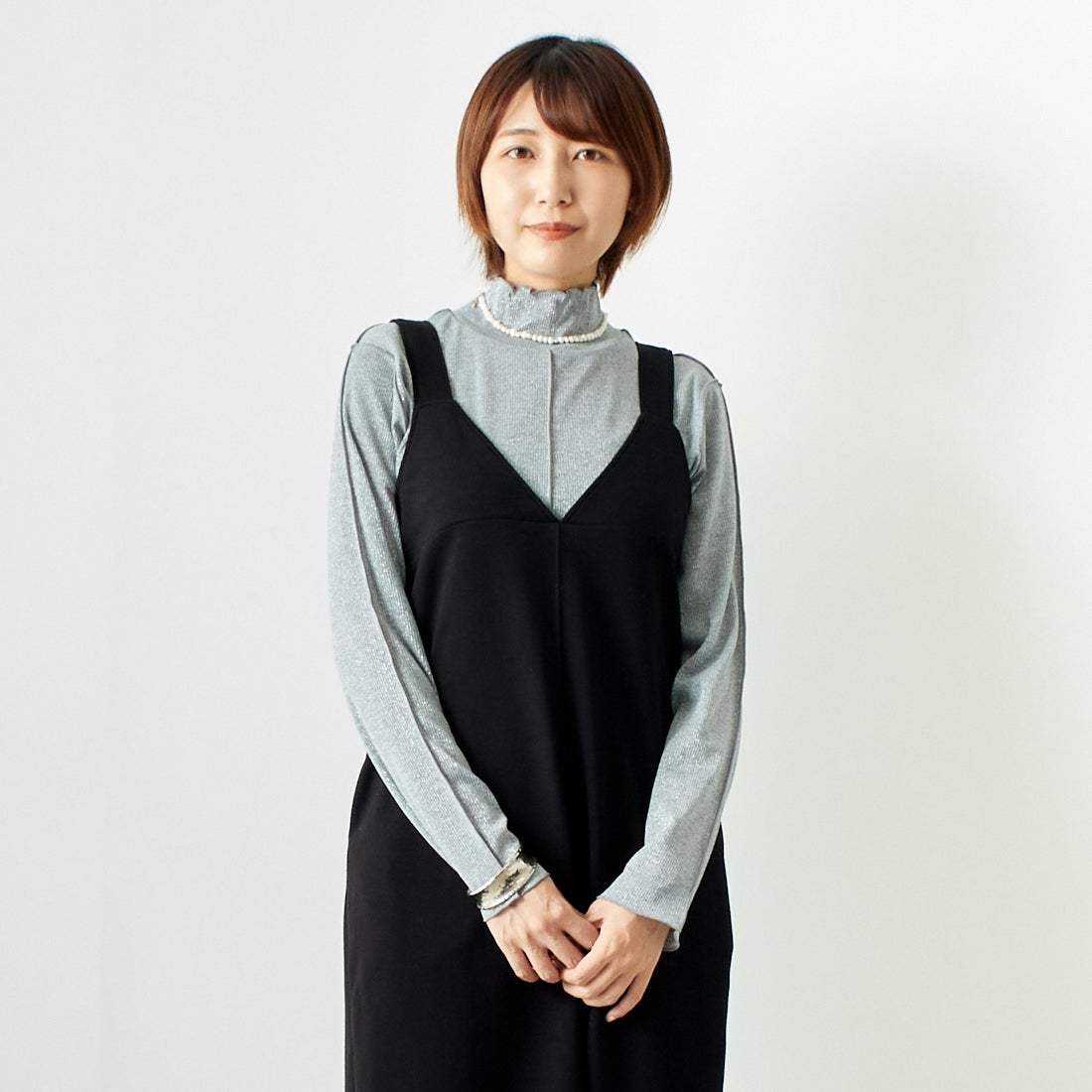 Maison de L'allure [メゾン ドゥ ラリュール] 2WAYタックスリットジャンスカ [M24132009] 09 BLACK &&モデル身長：167cm 着用サイズ：F&&