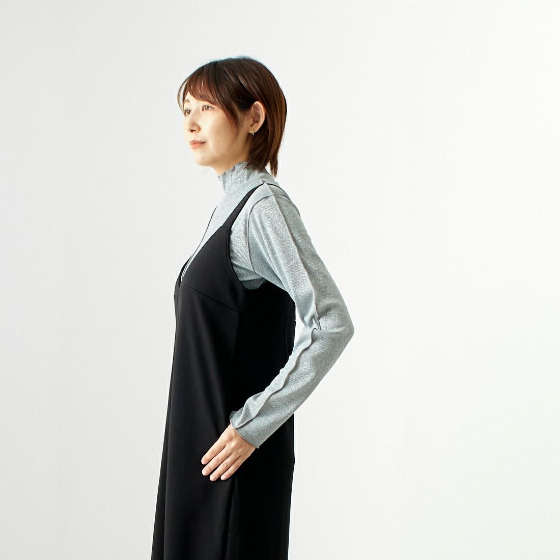 Maison de L'allure [メゾン ドゥ ラリュール] 2WAYタックスリットジャンスカ [M24132009] 09 BLACK &&モデル身長：167cm 着用サイズ：F&&