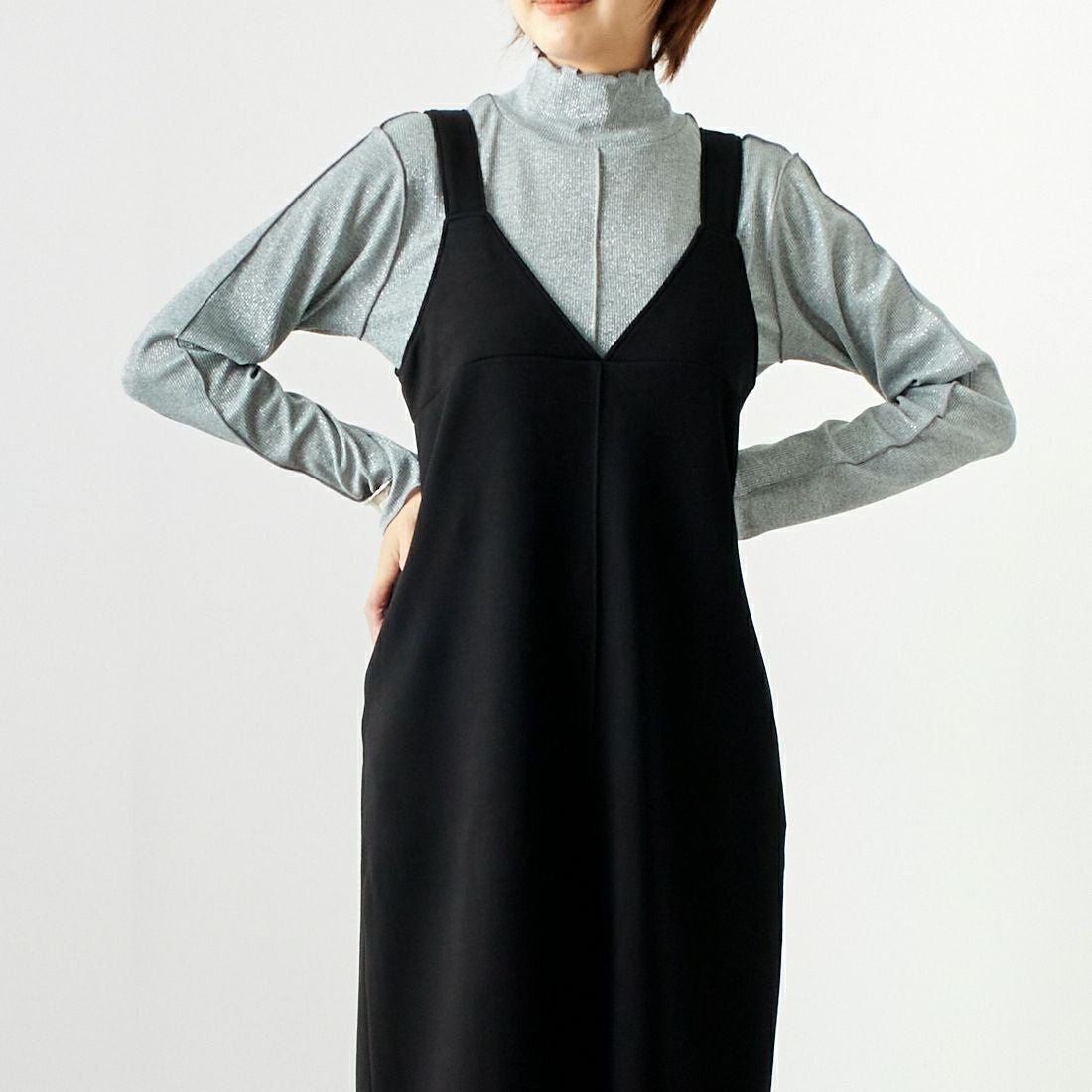 Maison de L'allure [メゾン ドゥ ラリュール] 2WAYタックスリットジャンスカ [M24132009] 09 BLACK &&モデル身長：167cm 着用サイズ：F&&