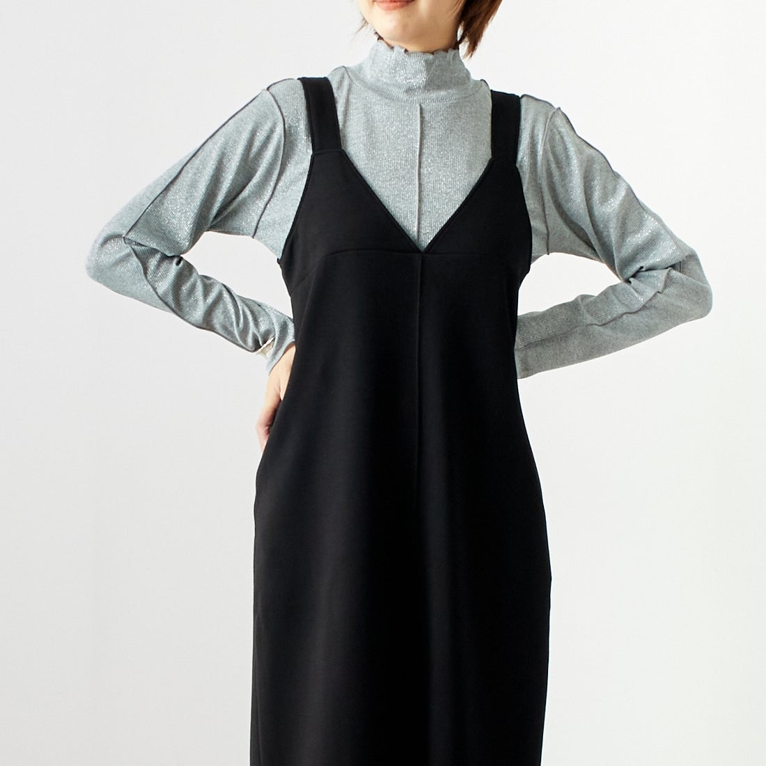 Maison de L'allure [メゾン ドゥ ラリュール] 2WAYタックスリットジャンスカ [M24132009] 09 BLACK &&モデル身長：167cm 着用サイズ：F&&