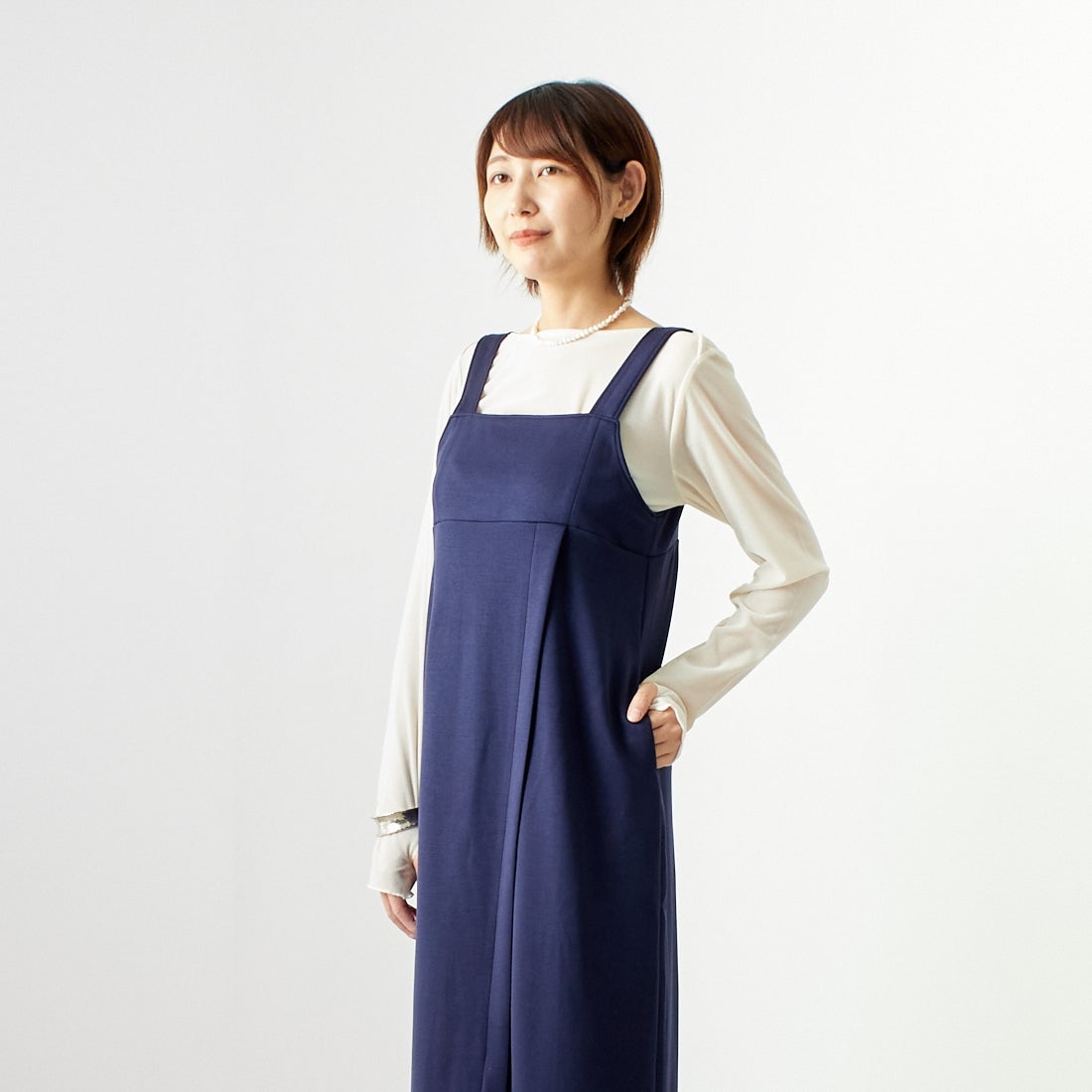 Maison de L'allure [メゾン ドゥ ラリュール] 2WAYタックスリットジャンスカ [M24132009] 16 NAVY &&モデル身長：167cm 着用サイズ：F&&