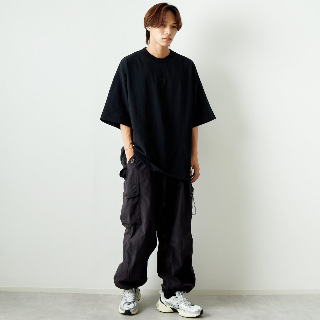 NIKE [ナイキ] プレミアム エッセンシャルTシャツ [HF9607] 010 ﾌﾞﾗｯｸ &&モデル身長：179cm 着用サイズ：L&&