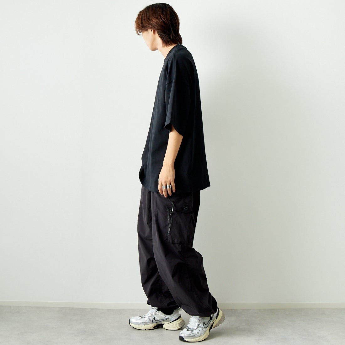 NIKE [ナイキ] プレミアム エッセンシャルTシャツ [HF9607] 010 ﾌﾞﾗｯｸ &&モデル身長：179cm 着用サイズ：L&&