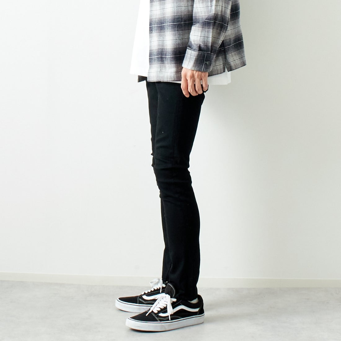 YANUK [ヤヌーク] タイトスリム NEIL/ニール [57243003] OWB &&モデル身長：182cm 着用サイズ：29&&