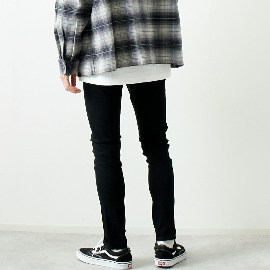 YANUK [ヤヌーク] タイトスリム NEIL/ニール [57243003] OWB &&モデル身長：182cm 着用サイズ：29&&