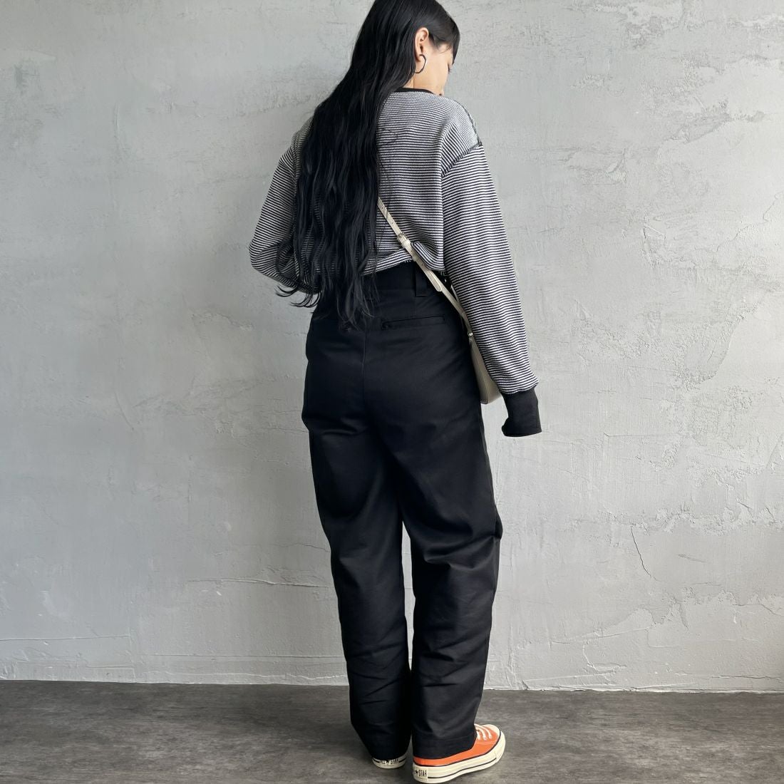 Health knit [ヘルスニット] 別注 クルーネック ワッフルボーダーカットソー [HR24F-L021IN-JF] BLK/OFF BD &&モデル身長：156cm 着用サイズ：F&&