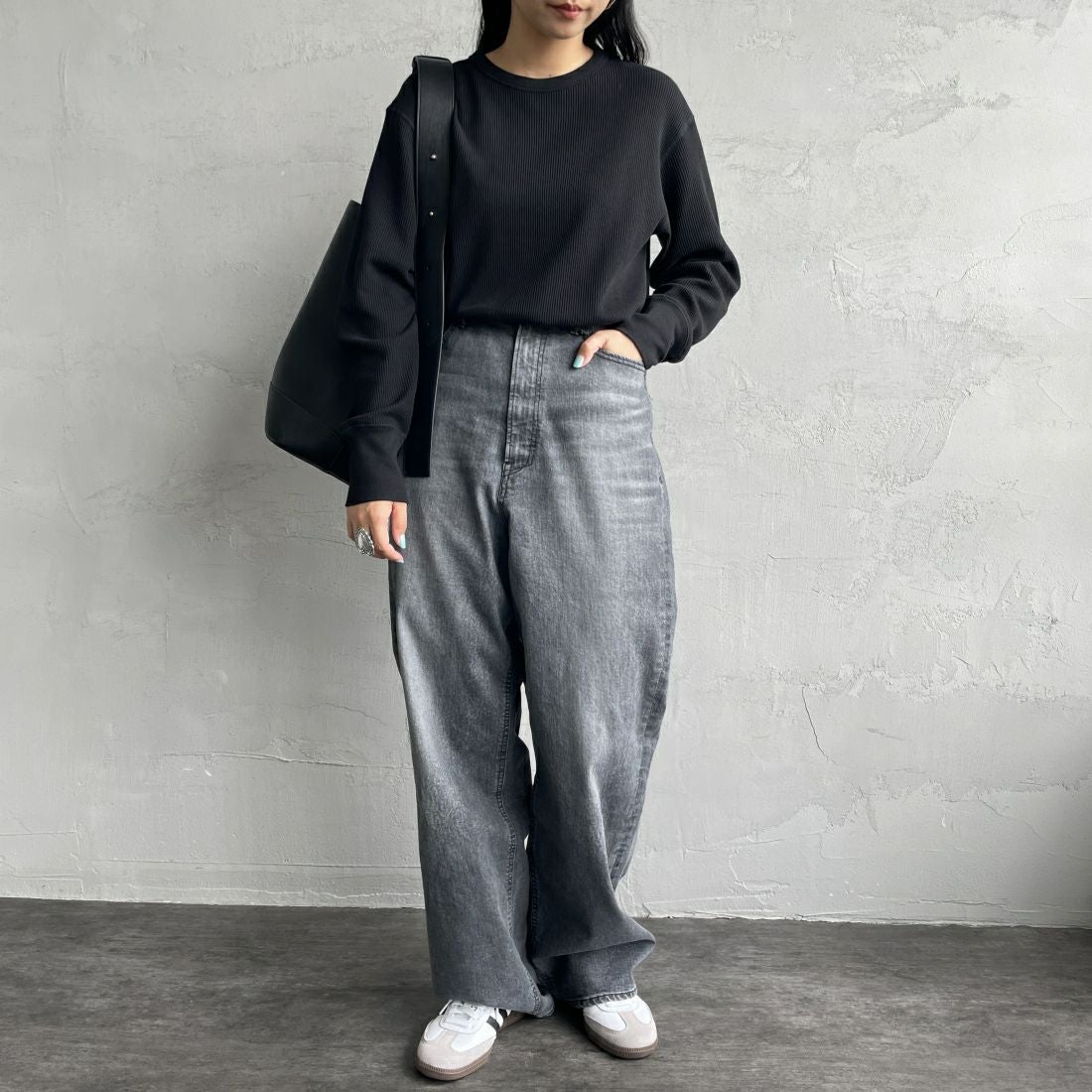 Health knit [ヘルスニット] 別注 クルーネック ワッフルボーダーカットソー [HR24F-L021IN-JF] BLACK &&モデル身長：156cm 着用サイズ：F&&